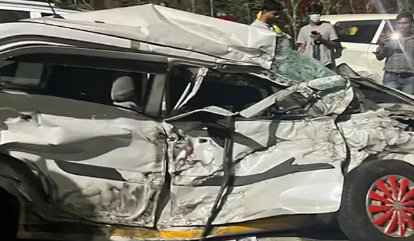 पुणे में पुल पर ट्रक के नियंत्रण खो देने के बाद कई वाहन क्षतिग्रस्त हुए, कई लोग घायल हुए
