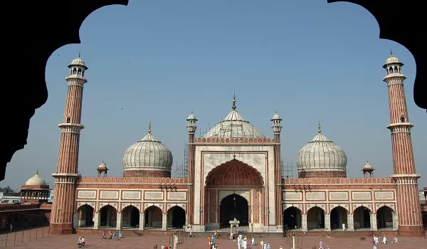 Delhi: जामा मस्जिद में लड़कियों के प्रवेश पर रोक, शाही इमाम ने कहा नमाज के लिए पाबंदी नहीं