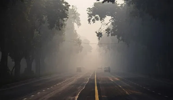 Delhi Weather: राष्ट्रीय राजधानी में शीतलहर का कहर जारी, न्यूनतम तापमान 8.3 डिग्री सेल्सियस रहा