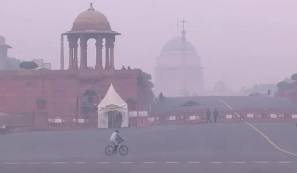 Delhi AQI: राष्ट्रीय राजधानी की हवा में कोई सुधार नहीं, वायु गुणवत्ता ‘बहुत खराब’ श्रेणी में बरकरार