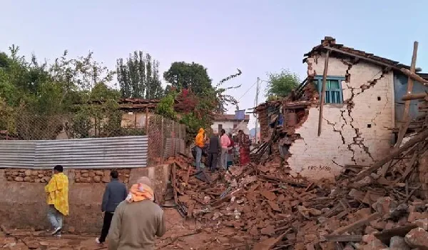 भूकंप ने आधी रात को मचाही तबाही, नेपाल में मरने वालों की संख्या 150 के पार, भारत में भी कई जगह हिली धरती