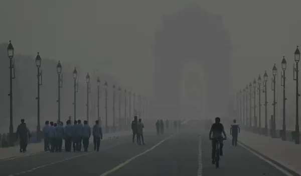 Delhi Pollution: दिल्ली में जहरीली हवा को लेकर आज कैबिनेट सचिव पड़ोसी राज्यों के साथ करेंगे बैठक, पराली समेत कई मुद्दे चर्चा का होंगे विषय
