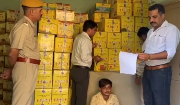Jaisalmer News: सांगड़ पुलिस ने पकड़ा 3956 लीटर घी , मिलावट के शक में लिए सैंपल, गुजरात से फलोदी और बीकानेर होना था सप्लाई