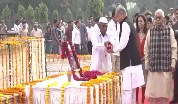 VIDEO: पूर्व प्रधानमंत्री पंडित जवाहरलाल नेहरू की जयंती आज, मुख्यमंत्री अशोक गहलोत ने की नेहरू की प्रतिमा पर पुष्पांजलि अर्पित