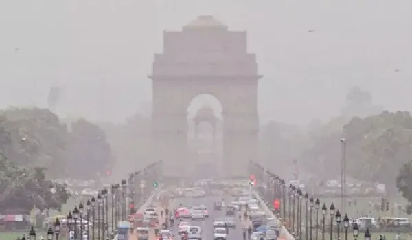 Delhi Air Pollution: धुआं-धुआं हुआ दिल्ली, एक्यूआई लेवल 500 पार, क्या ऑक्सीजन बनेगी जहर का गुबार?