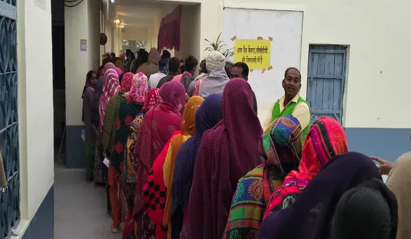 Rajasthan Election 2023: अनूपगढ़ विधानसभा के राजकीय उच्च माध्यमिक विद्यालय को बनाया गया पिंक बूथ, महिलाओं में देखा खास उत्साह