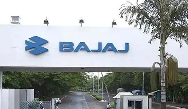 Bajaj Auto Sales: एक साल पहले की तुलना में बजाज ऑटो की बिक्री 19 फीसदी घटी
