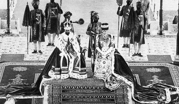 2 दिसंबर का इतिहास: आज के दिन ब्रिटेन के राजा-रानी पहली आए थे भारत, याद में बना गेटवे आफ इंडिया