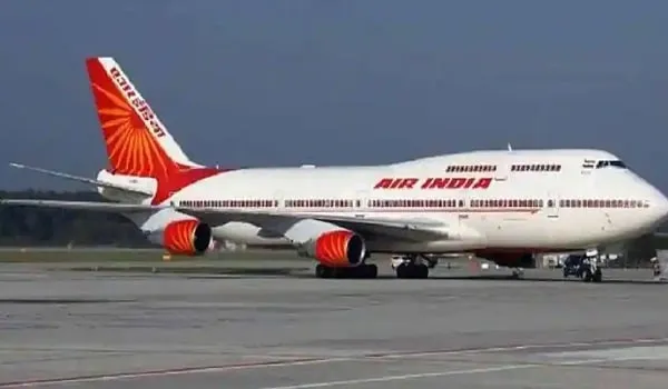 Mumbai: एयर इंडिया 40 करोड़ डॉलर के निवेश से विमानों के पुराने बेड़े को बनाएगी नए जैसा