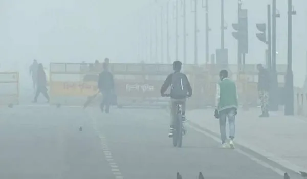 Delhi AQI: राष्ट्रीय राजधानी में वायु गुणवत्ता ‘बहुत खराब’, न्यूनतम तापमान 8.8 डिग्री सेल्सियस दर्ज