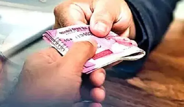 Uttar Pradesh: बदायूं में दस हजार रुपये की रिश्वत मांगने के आरोप में 2 सिपाही निलंबित