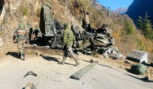 उत्तरी सिक्किम में सेना की गाड़ी दुर्घटनाग्रस्त, सड़क हादसे में 16 जवान शहीद