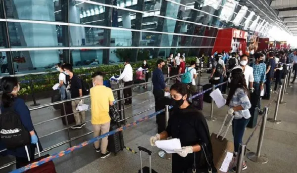 Delhi Airport पर अंतरराष्ट्रीय यात्रियों की रैंडम कोविड जांच दूसरे दिन भी जारी, कुछ संक्रमित पाए गए