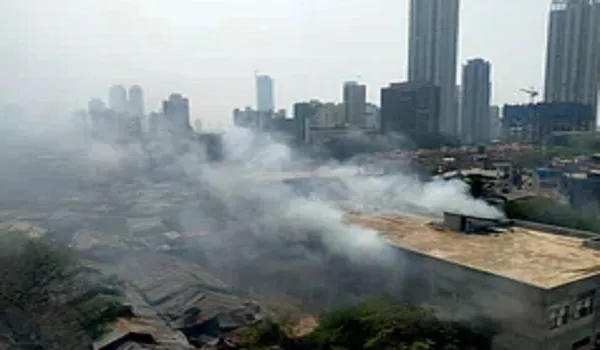 मुंबई-अहमदाबाद राजमार्ग पर रसायन से भरे टैंकर में लगी आग, कोई हताहत नहीं, यातायात प्रभावित