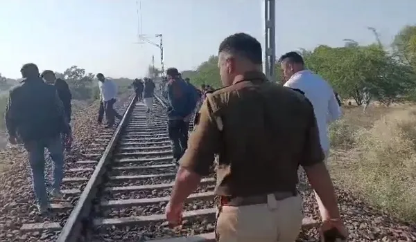 Barmer News: रेलवे ट्रेन पटरियों के पास मिला शव, जानवरों ने किया क्षत विक्षत, बॉडी के पास  मोबाइल और डॉक्यूमेंट मिले