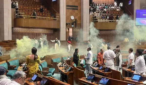 संसद की सुरक्षा चूक मामले में बड़ा खुलासा, खुद को आग लगाना चाहते थे आरोपी
