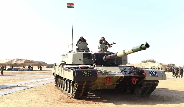 द्रौपदी मुर्मू ने पोखरण में देखा भारतीय सेना का पराक्रम, अर्जुन टैंक की शक्ति और युद्ध योग्यता का किया प्रत्यक्ष अनुभव
