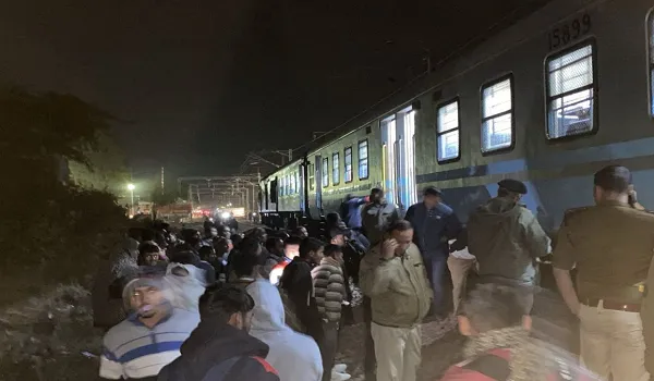 Train Accident: राजस्थान के बालोतरा में टला ट्रेन हादसा, पैसेंजर ट्रेन का एक डिब्बा पटरी से नीचे उतरा